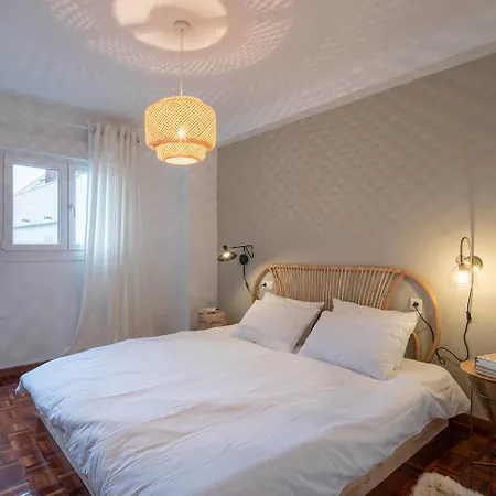 Elegantes Colores En El Puerto By Vigo