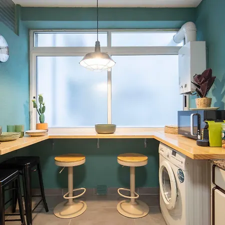 Elegantes Colores En El Puerto By Vigo